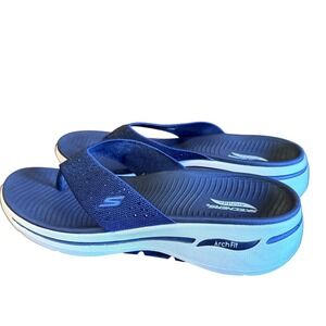 Skechers Arch Fit Sandals Women 10 Navy Blue Rhinestone Thong Vacation Beachy